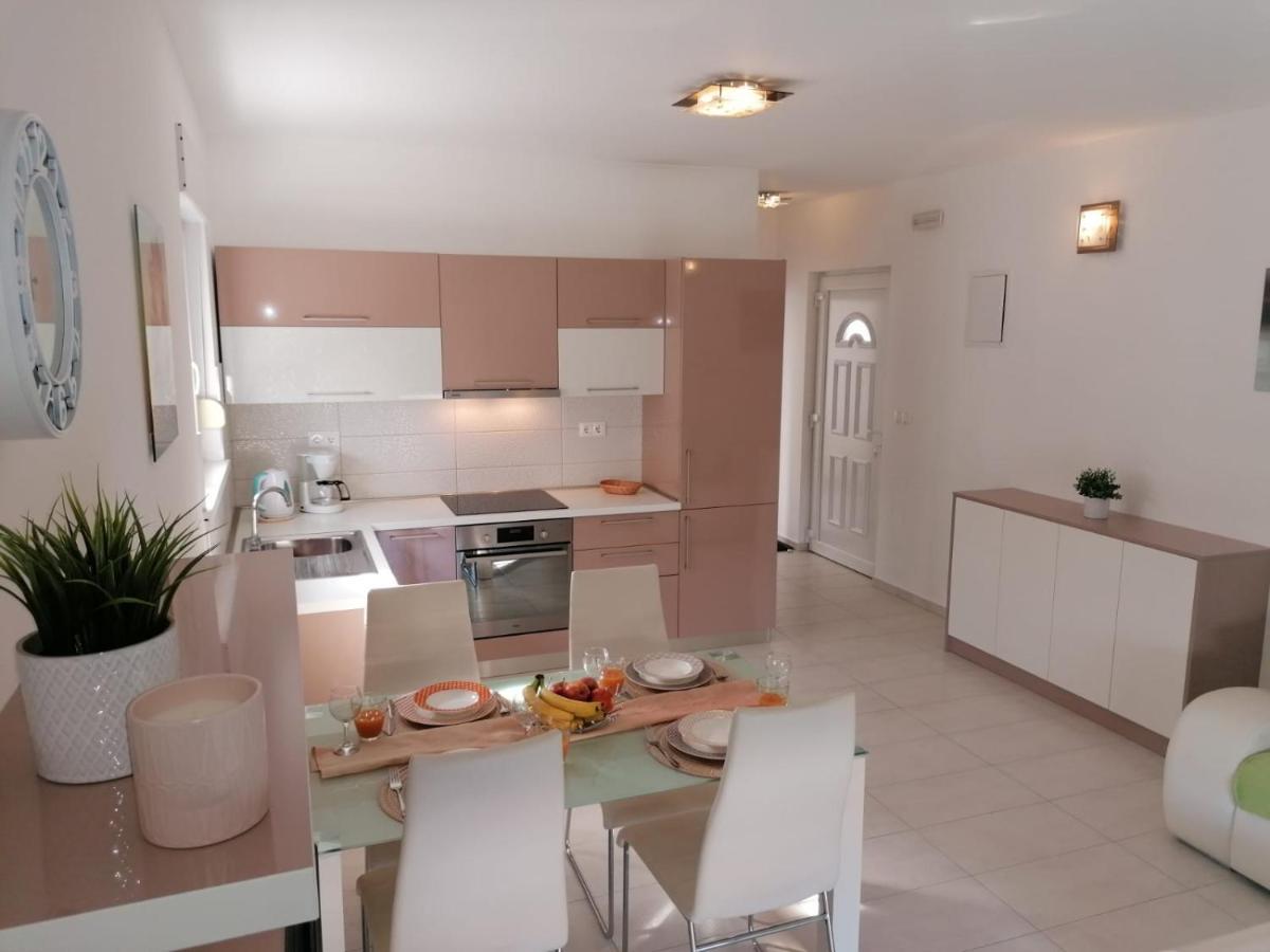 Apartment Mali San Trogir Exteriör bild