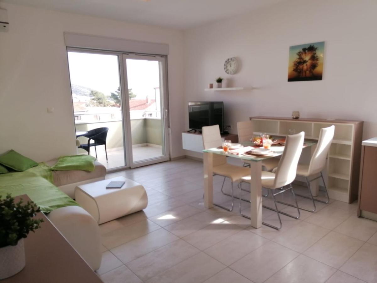 Apartment Mali San Trogir Exteriör bild